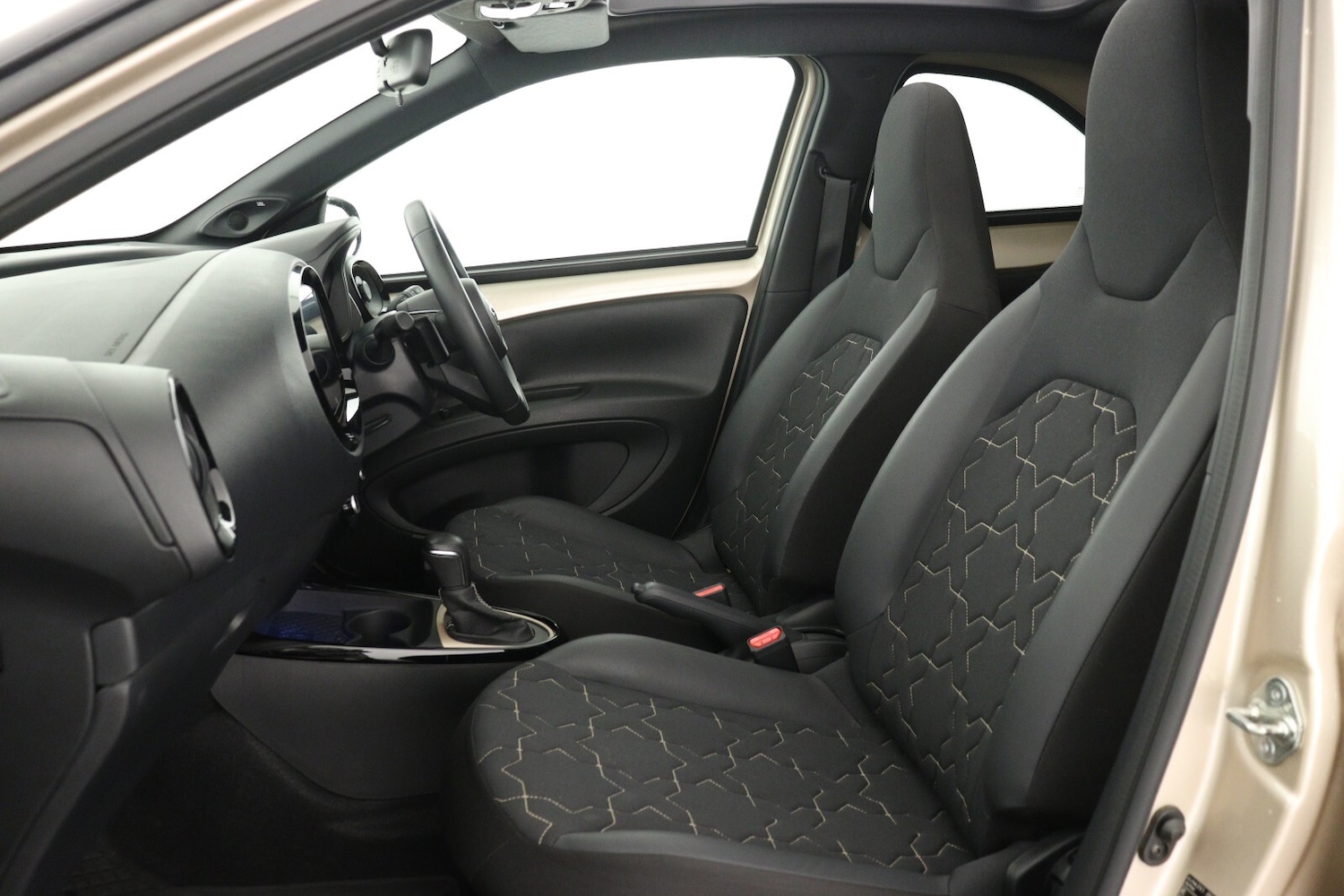 Used Toyota Aygo X 2023 for sale - 76984156: Photo 11