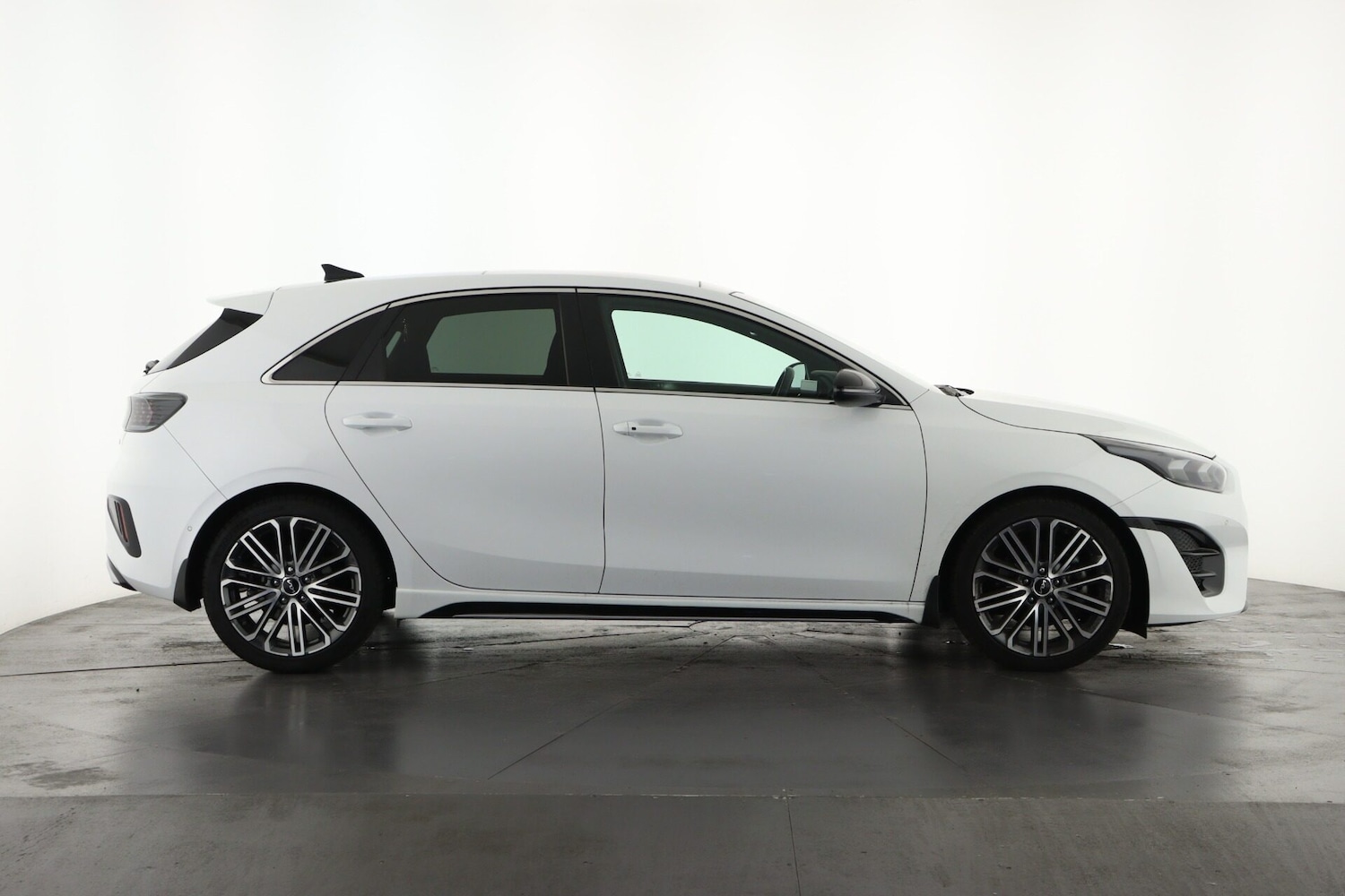Used Kia Ceed 2023 for sale - 76871897: Photo 4