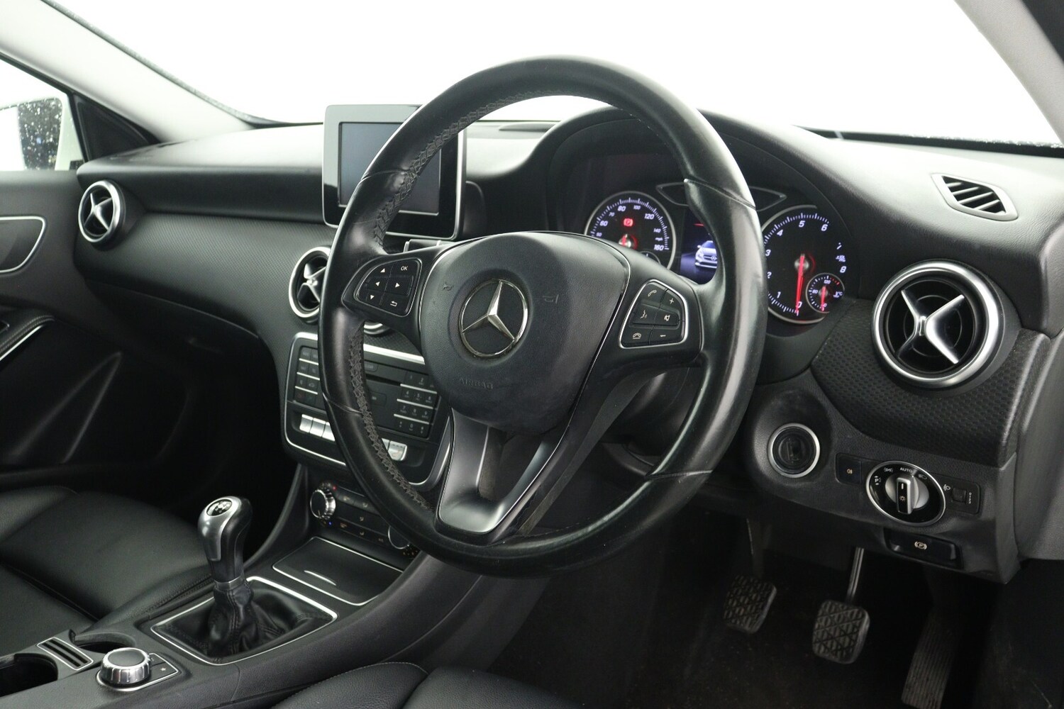 Used Mercedes-Benz A-Class 2015 for sale - 77406228: Photo 13
