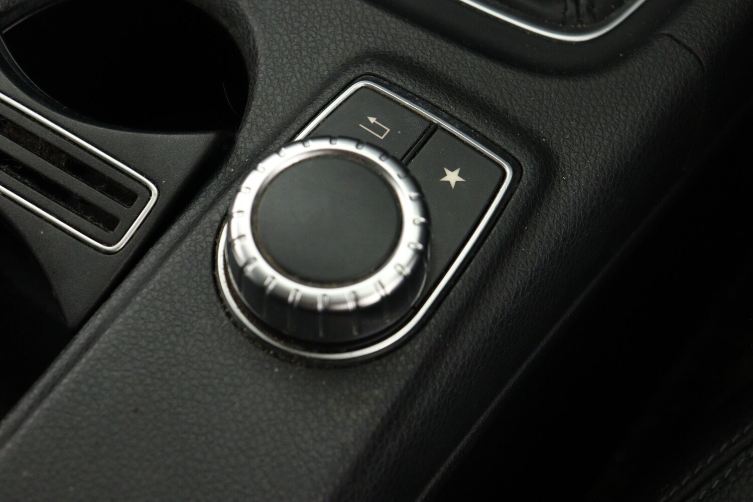 Used Mercedes-Benz A-Class 2015 for sale - 77406228: Photo 22