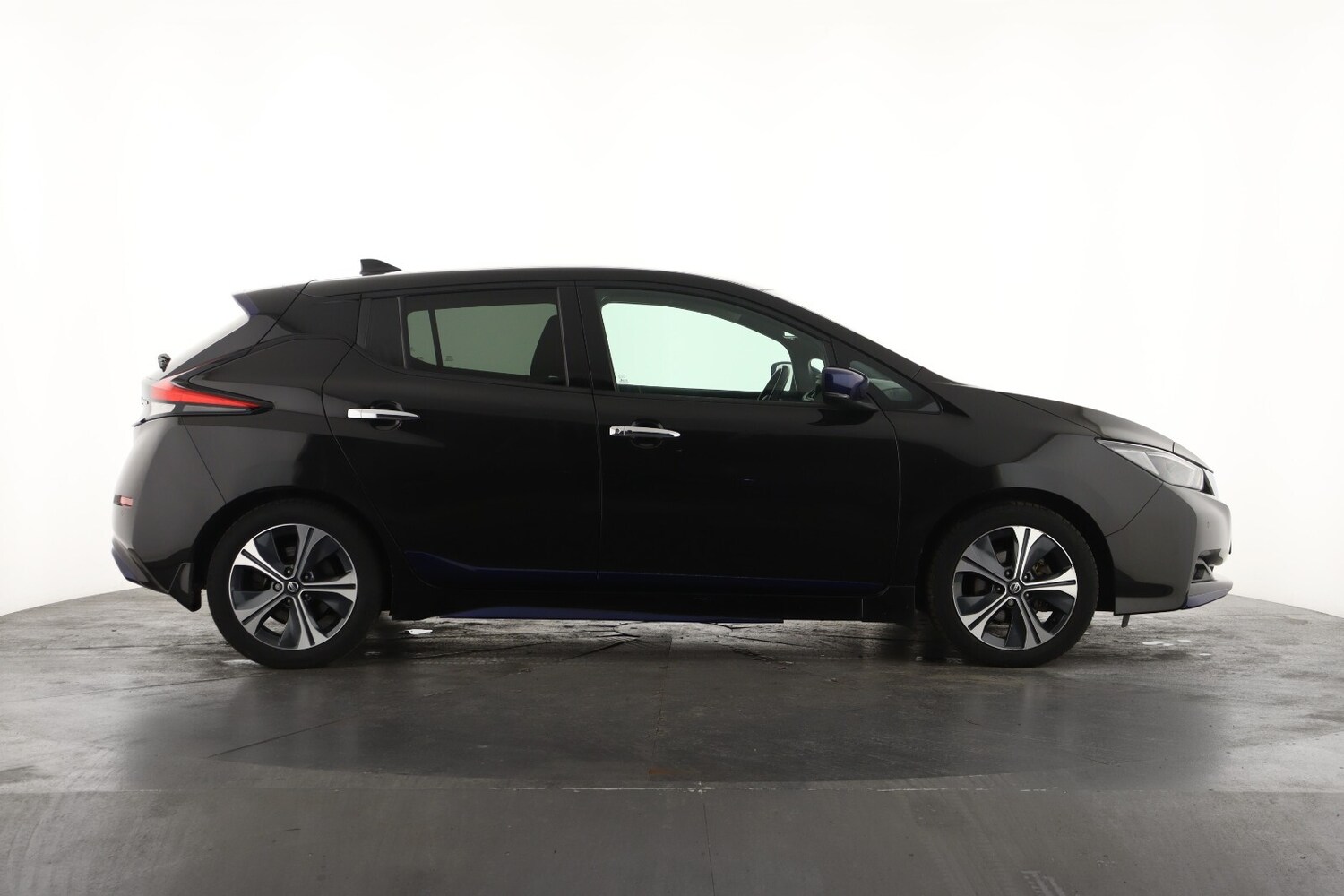 Used Nissan Leaf 2021 for sale - 77205748: Photo 4