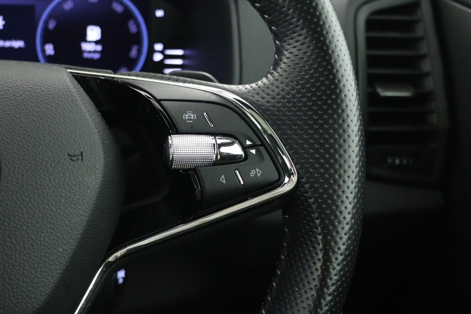 Used Skoda Karoq 2022 for sale - 75984797: Photo 23