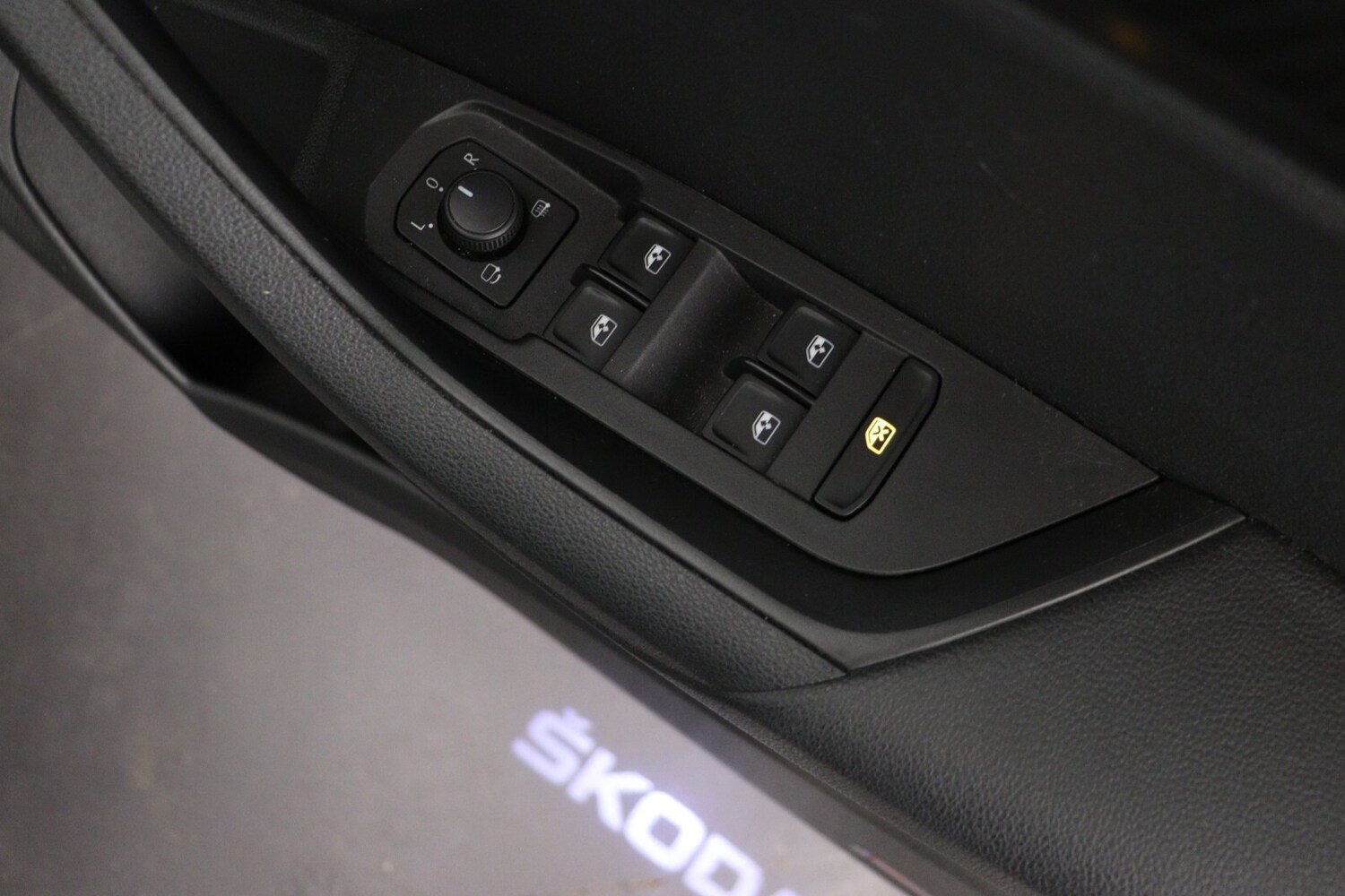 Used Skoda Karoq 2022 for sale - 75984797: Photo 25