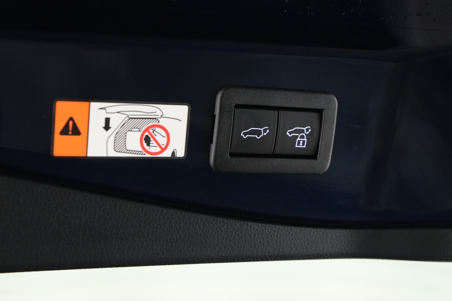 Used Toyota C-HR 2025 for sale - 76959926: Photo 11