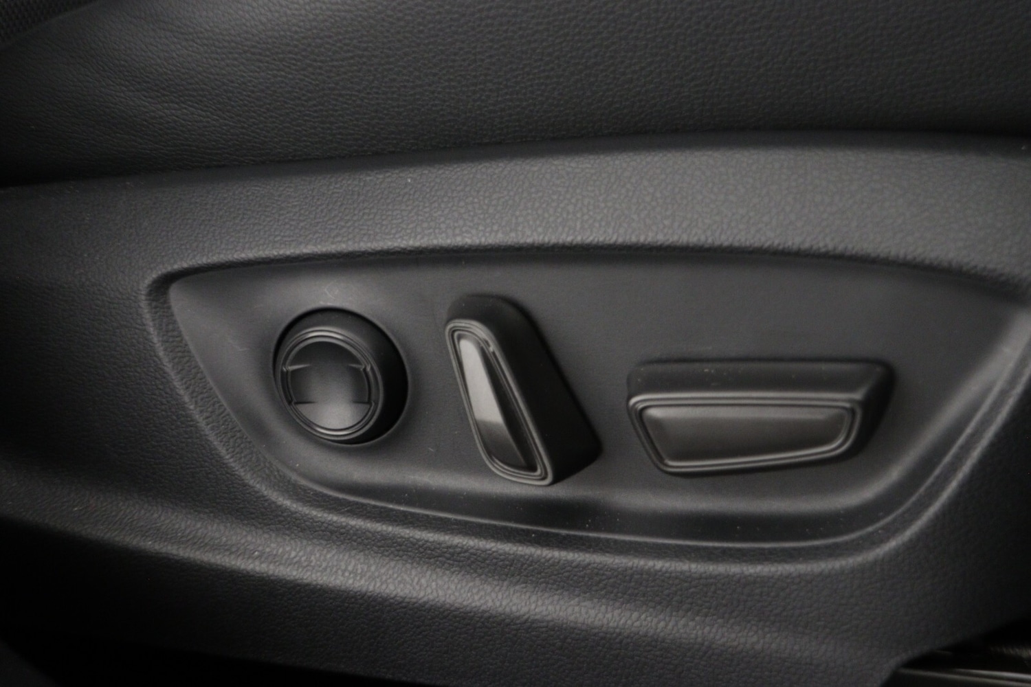 Used Toyota C-HR 2025 for sale - 76959926: Photo 18