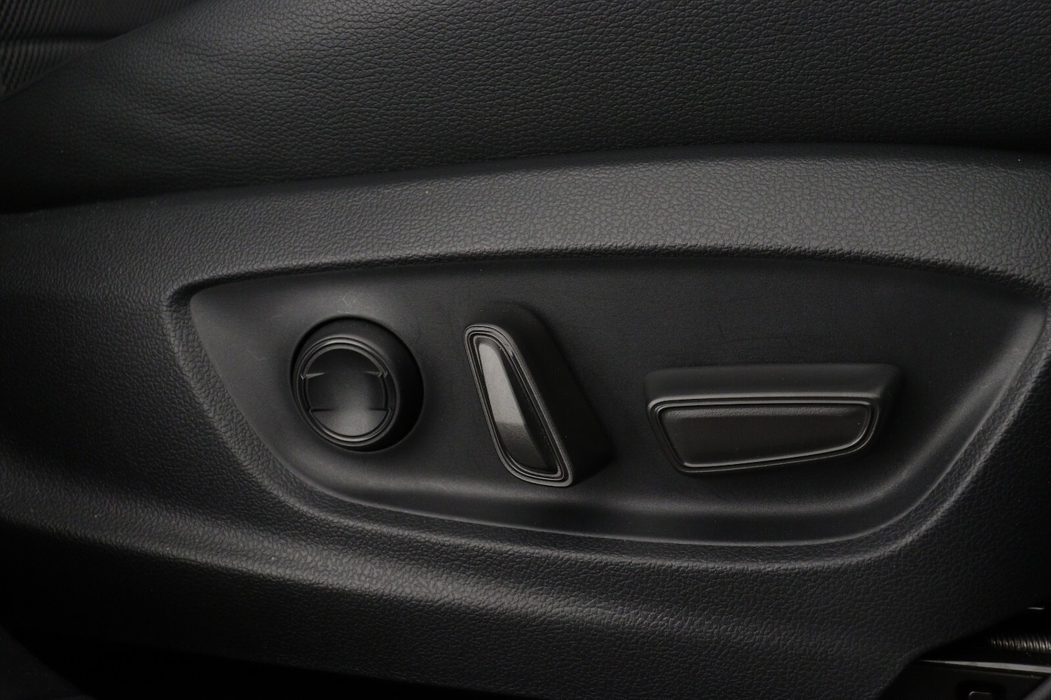 Used Toyota C-HR 2025 for sale - 76959926: Photo 19