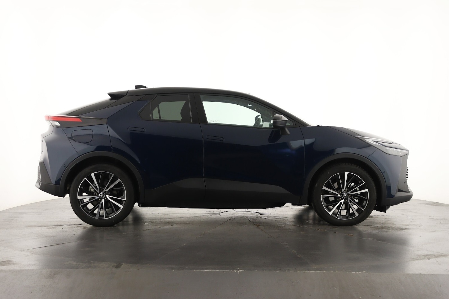 Used Toyota C-HR 2025 for sale - 76959926: Photo 4