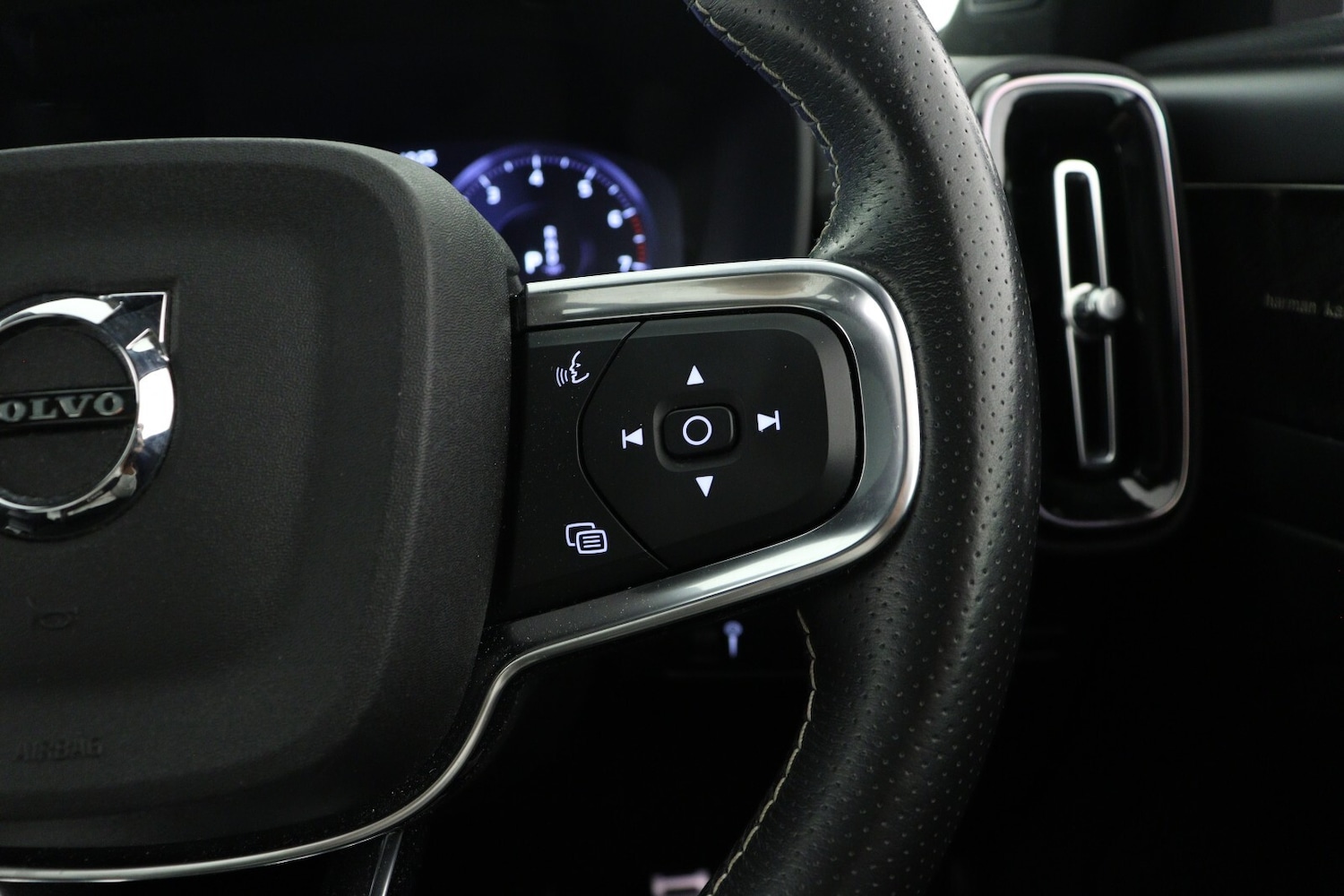 Used Volvo XC40 2020 for sale - 77640671: Photo 21