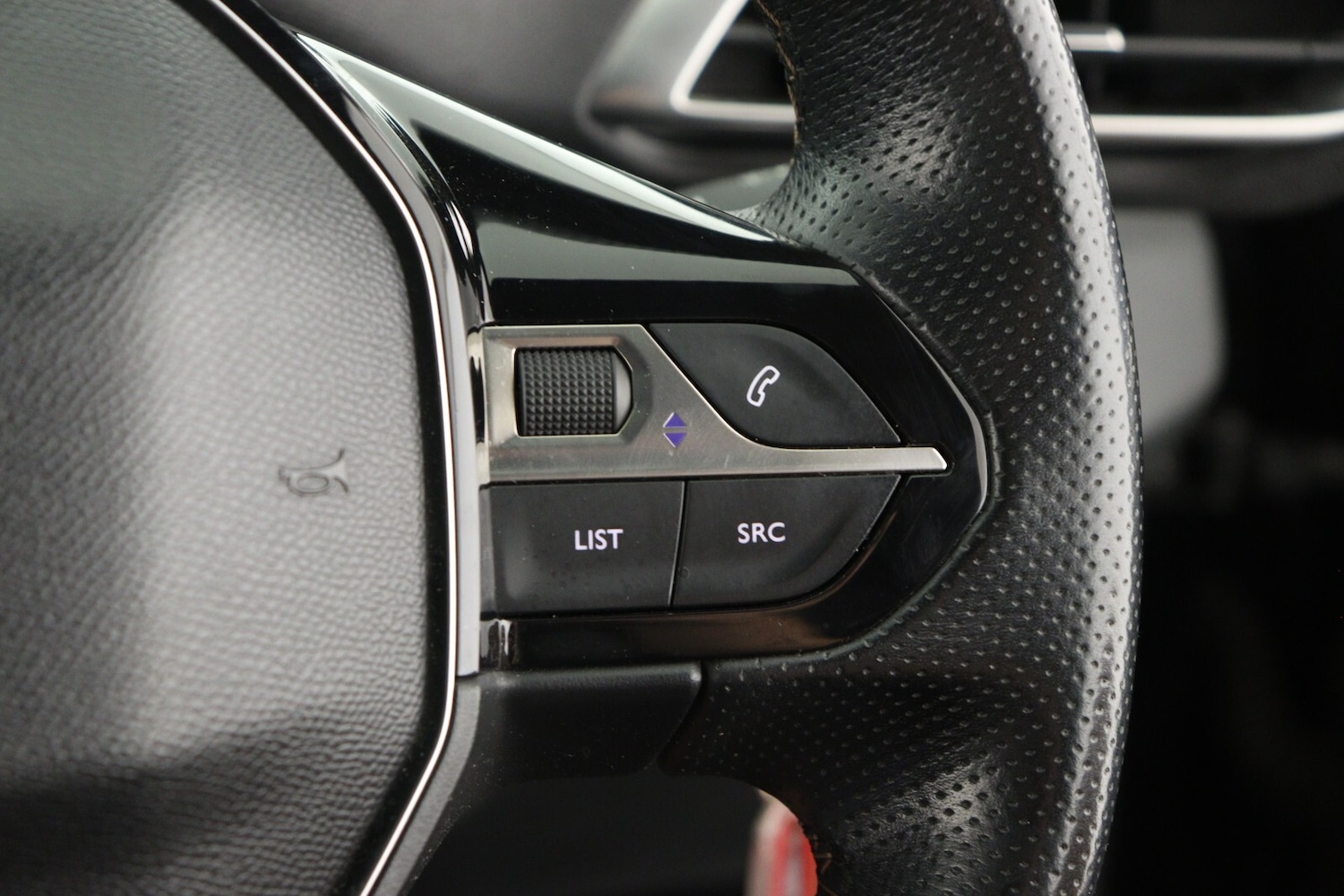 Used Peugeot 3008 2018 for sale - 78172609: Photo 24