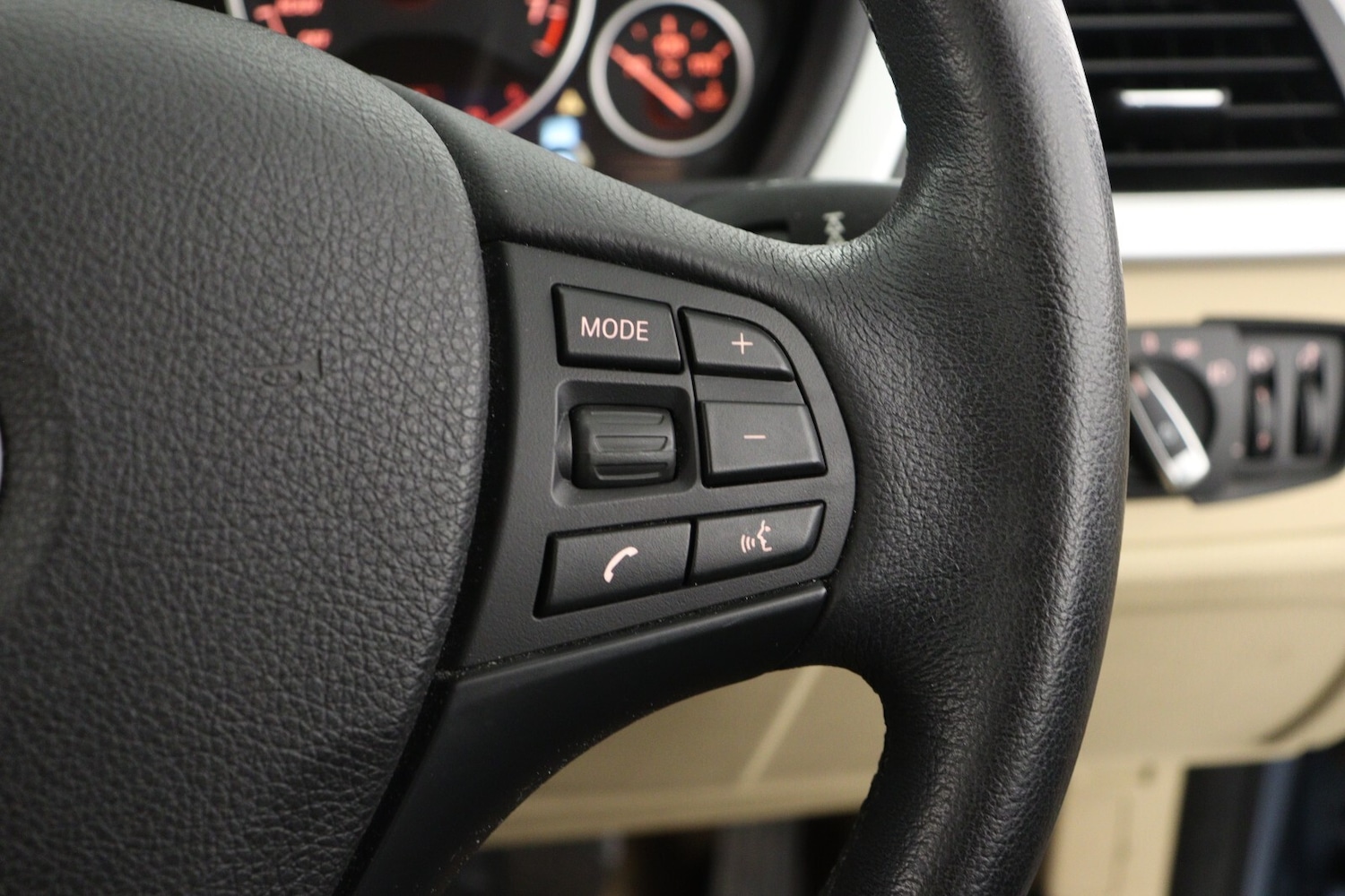 Used BMW 3 Series 2013 for sale - 76217252: Photo 27