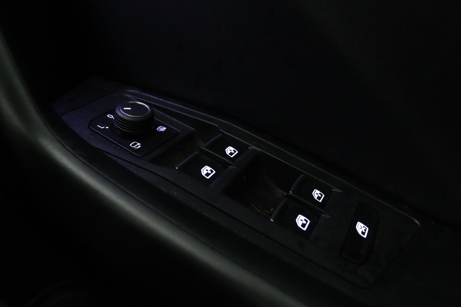 Used Volkswagen T-Roc 2022 for sale - 76870810: Photo 23