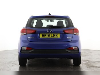 Used Hyundai i20 2019 for sale - 76873915: Photo