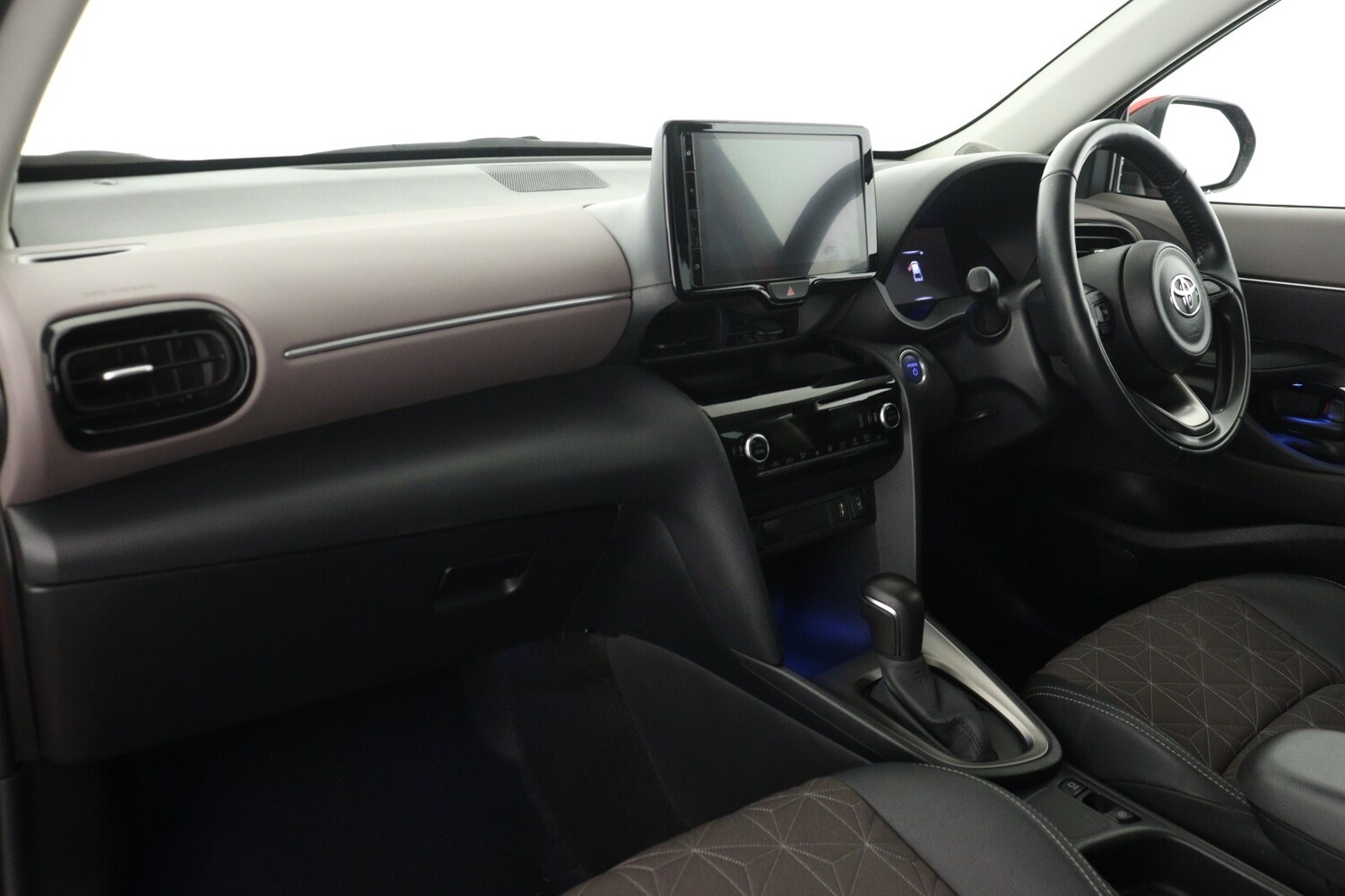 Used Toyota Yaris Cross 2023 for sale - 76873243: Photo 12