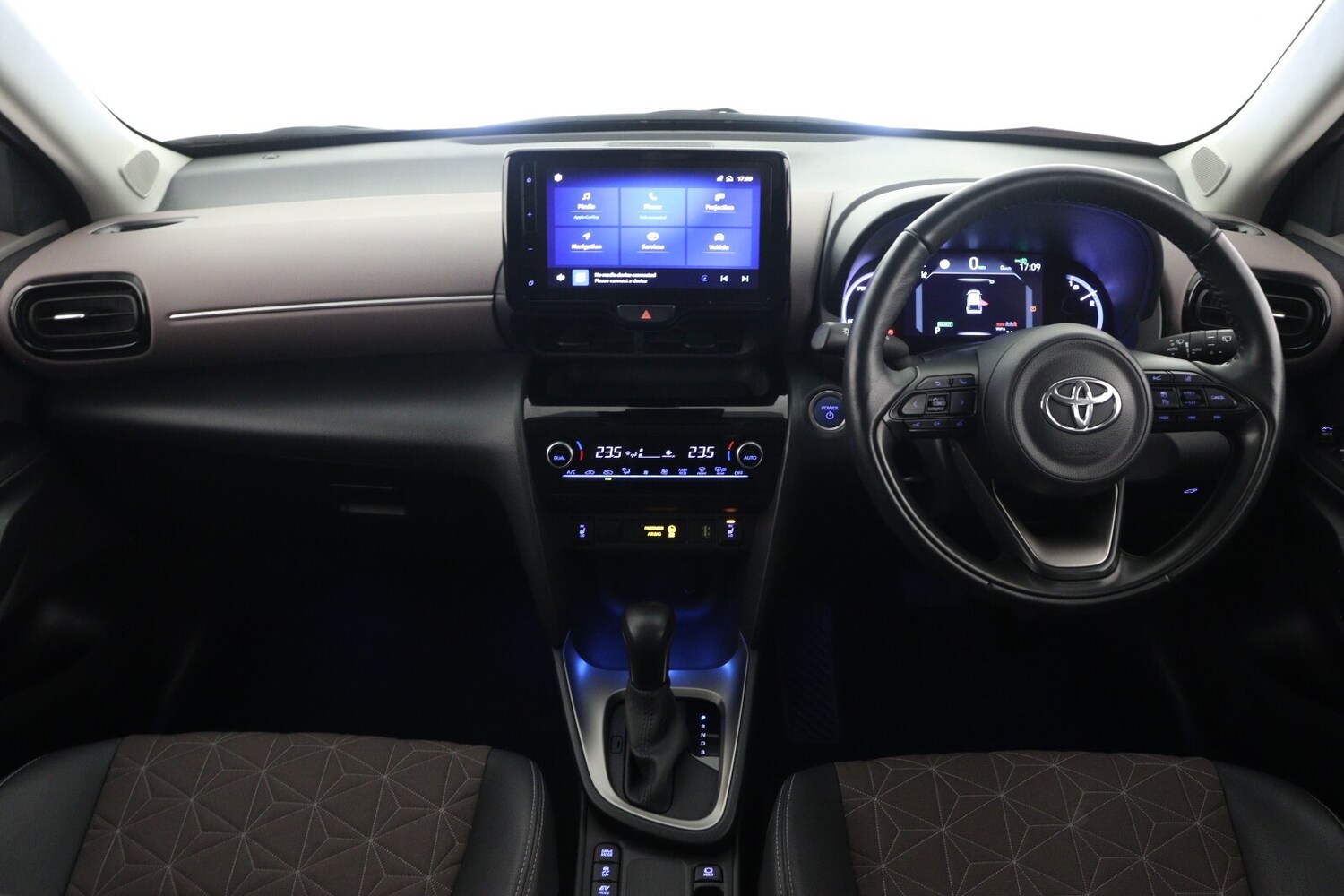 Used Toyota Yaris Cross 2023 for sale - 76873243: Photo 15