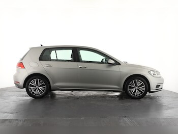 Used Volkswagen Golf 2017 for sale - 77413927: Photo