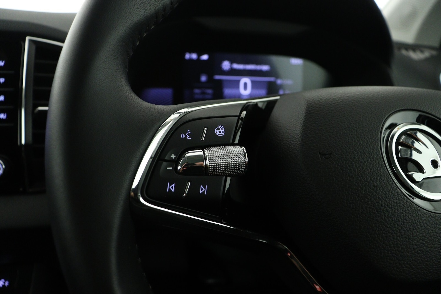 Used Skoda Karoq 2023 for sale - 76873537: Photo 21