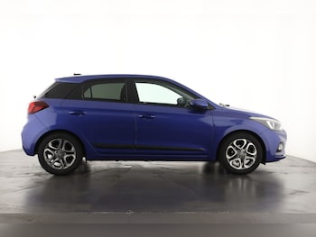Used Hyundai i20 2018 for sale - 76217275: Photo 4