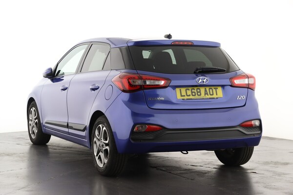 Used Hyundai i20 2018 for sale - 76217275: Photo 8