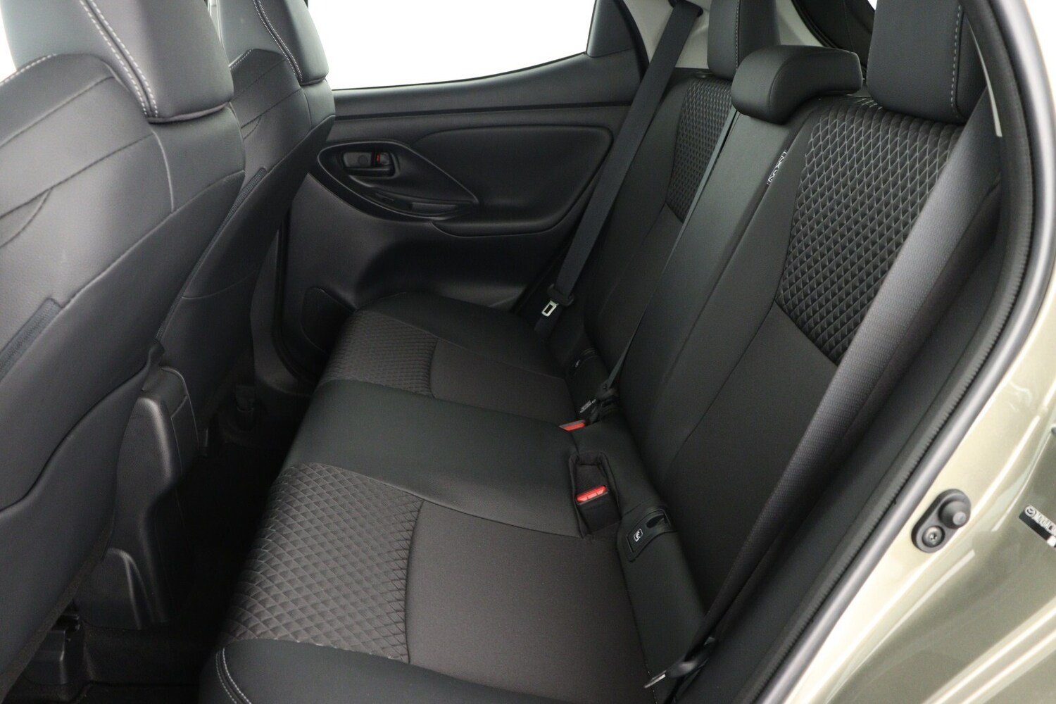 Used Mazda Mazda2 HYBRID 2023 for sale - 76873950: Photo 12