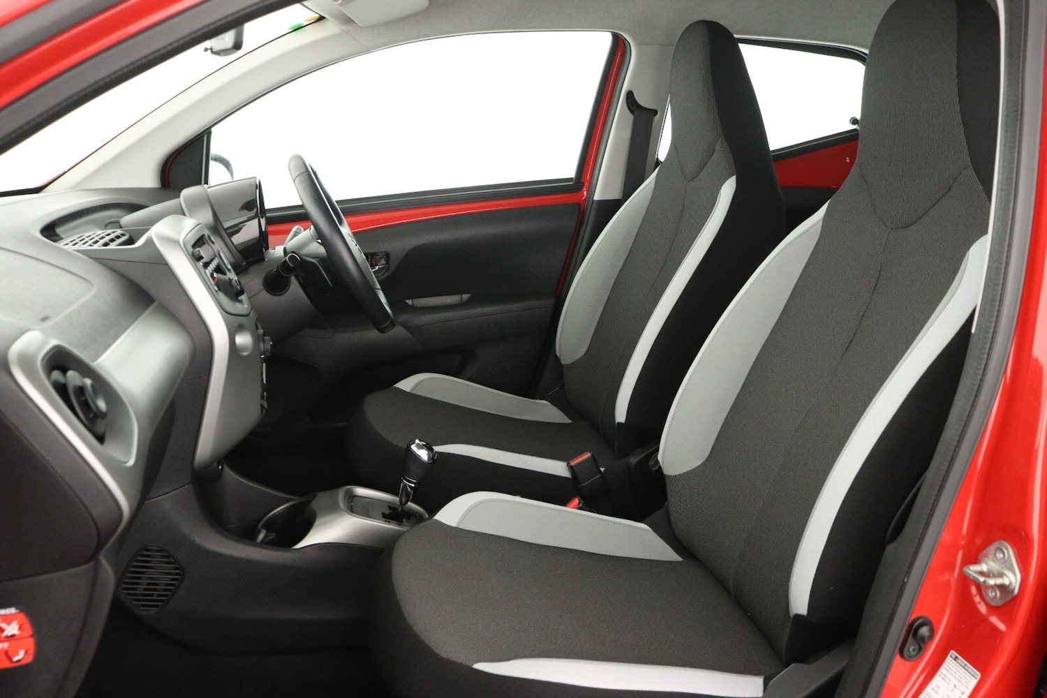 Used Toyota AYGO 2017 for sale - 76874699: Photo 10