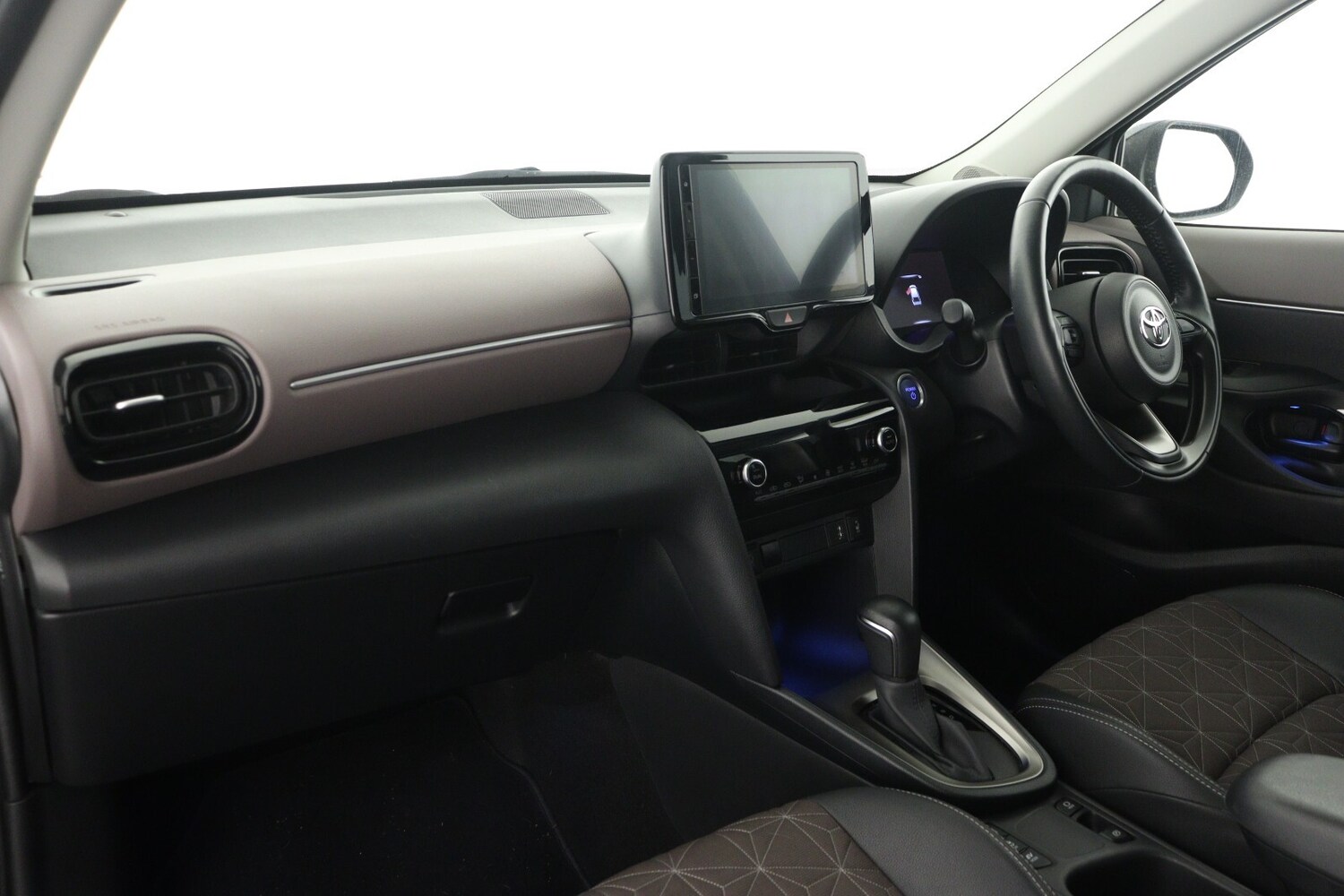 Used Toyota Yaris Cross 2023 for sale - 77627597: Photo 11