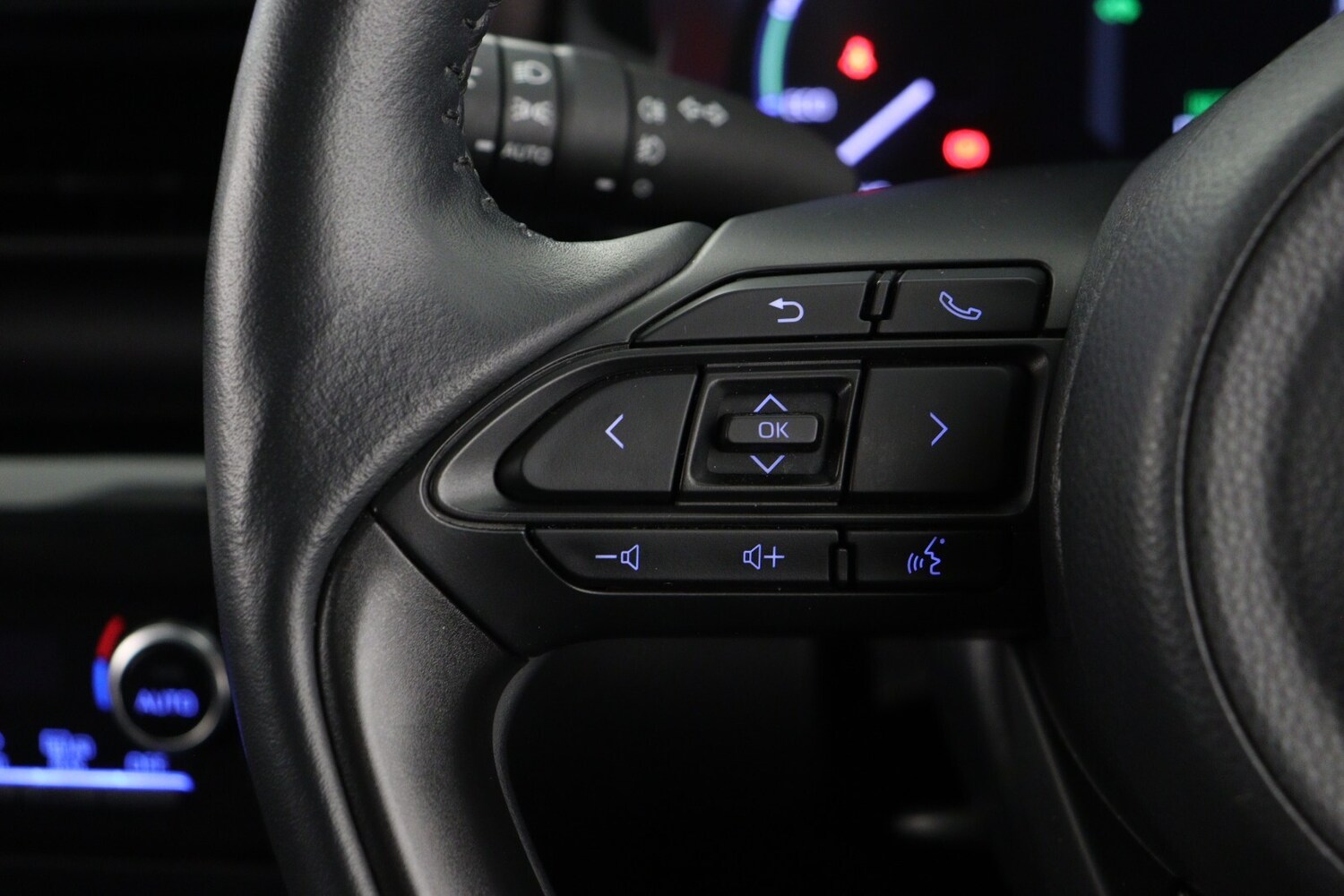 Used Toyota Yaris Cross 2023 for sale - 77627597: Photo 23