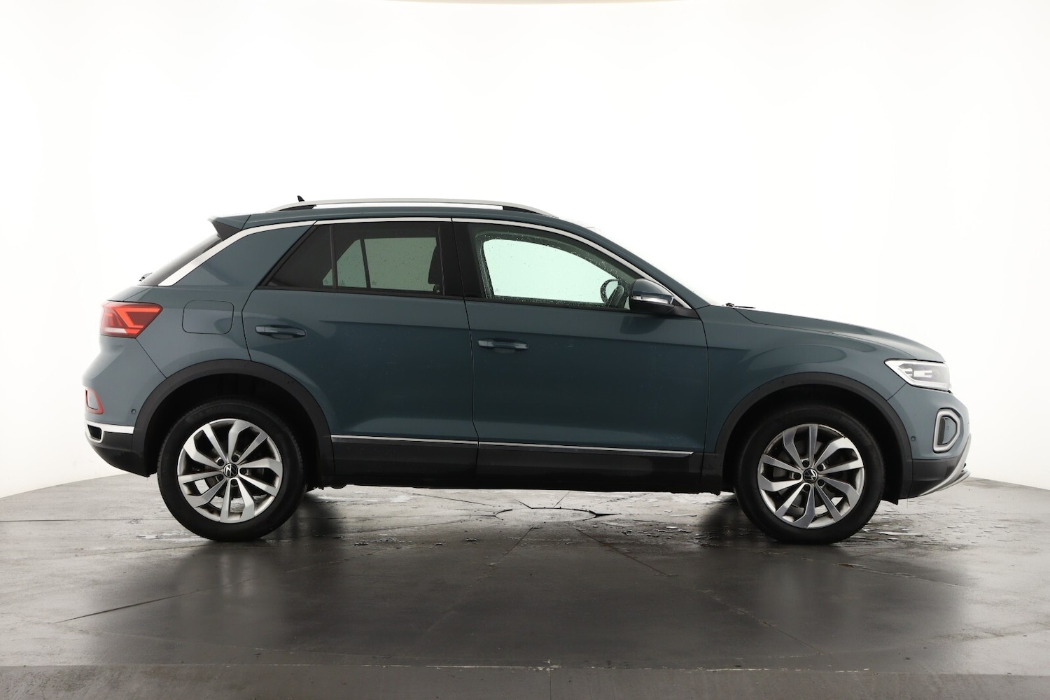 Used Volkswagen T-Roc 2022 for sale - 77618955: Photo 4