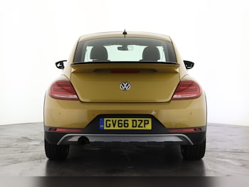 Used Volkswagen Beetle 2016 for sale - 76117028: Photo 2