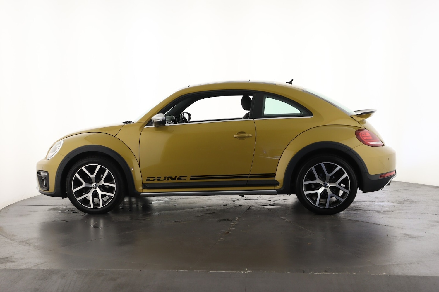 Used Volkswagen Beetle 2016 for sale - 76117028: Photo 7