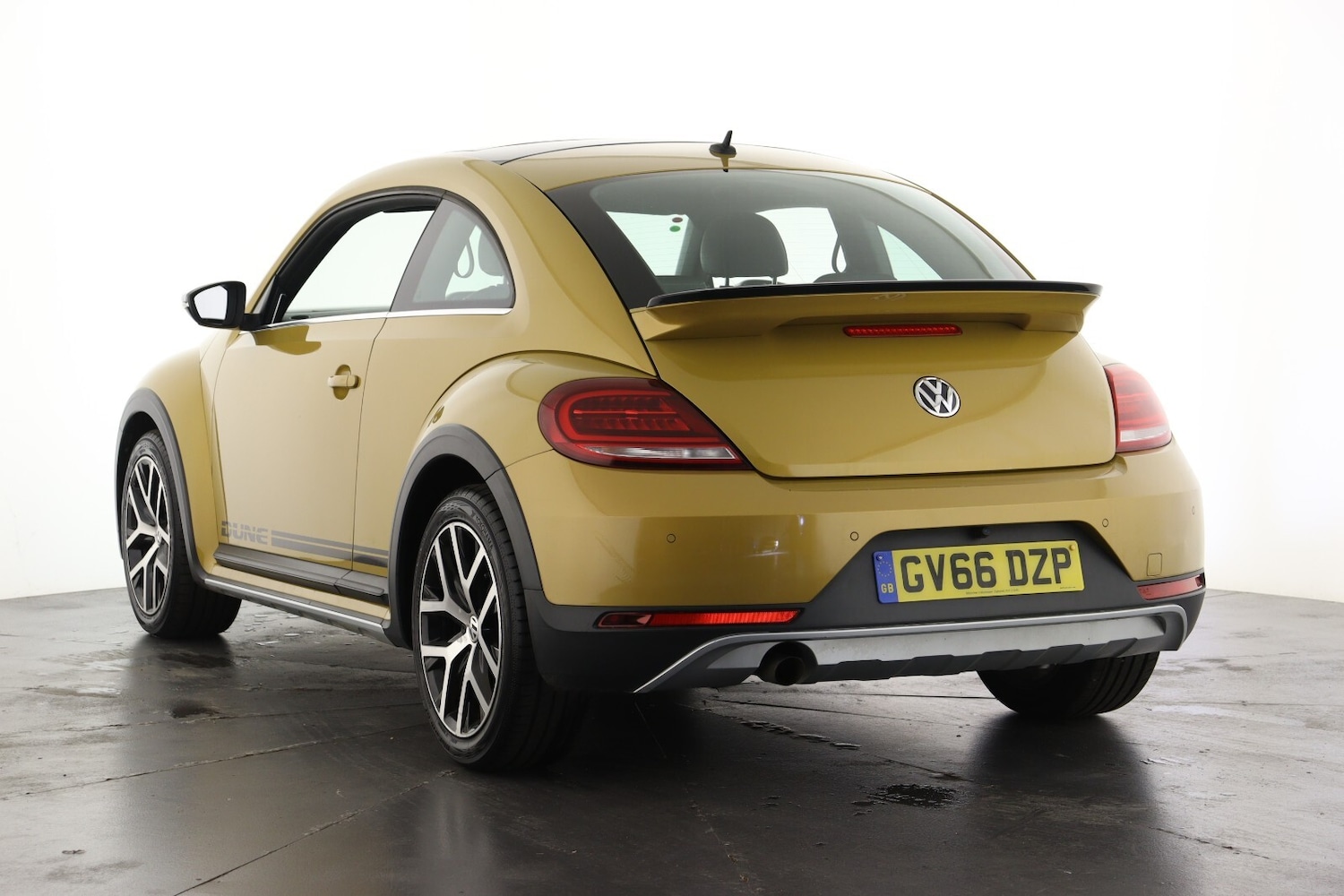 Used Volkswagen Beetle 2016 for sale - 76117028: Photo 8