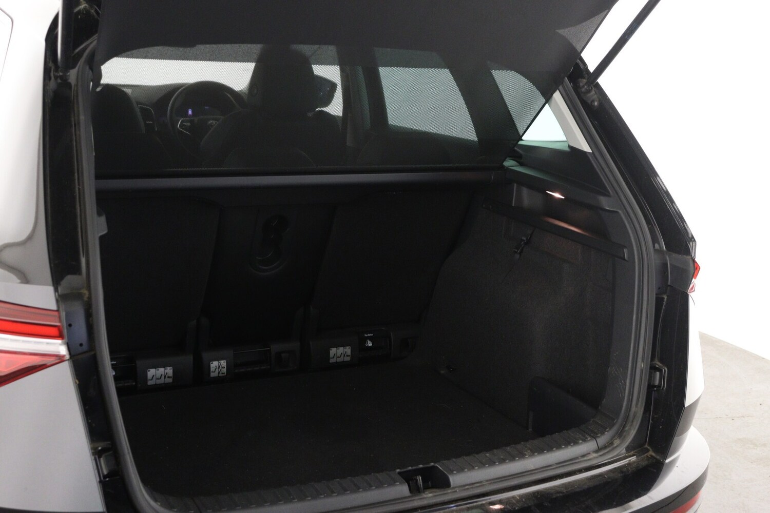 Used Skoda Karoq 2024 for sale - 78088686: Photo 9