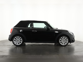 Used MINI Convertible 2018 for sale - 75526824: Photo
