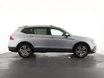 Used Volkswagen Tiguan Allspace 2023 for sale - 77256406: Photo