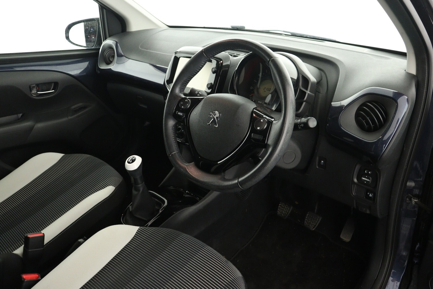 Used Peugeot 108 2017 for sale - 76684415: Photo 14