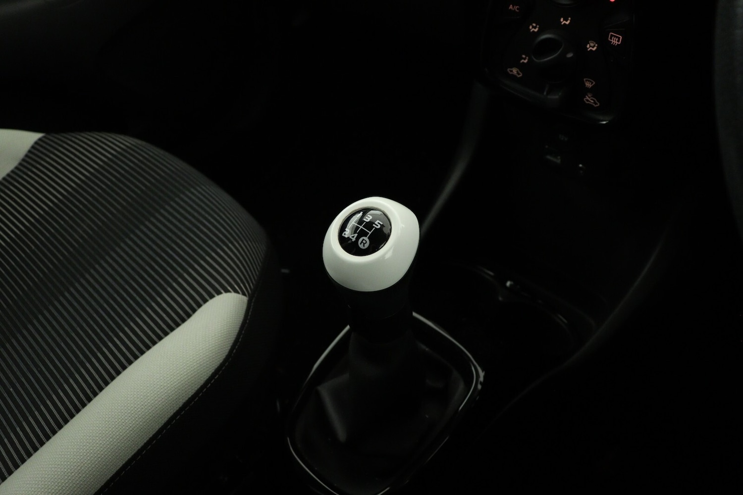 Used Peugeot 108 2017 for sale - 76684415: Photo 20