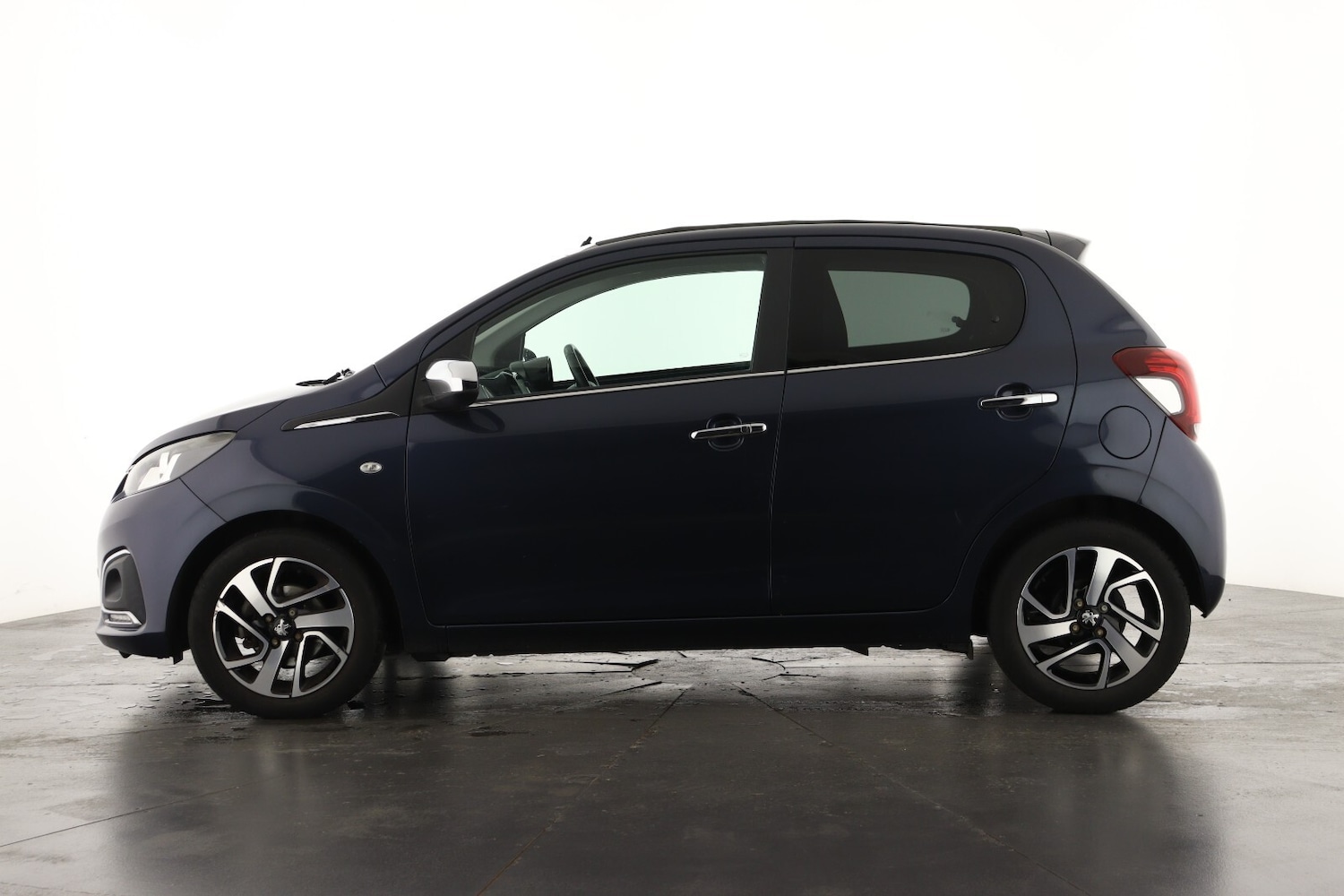 Used Peugeot 108 2017 for sale - 76684415: Photo 7