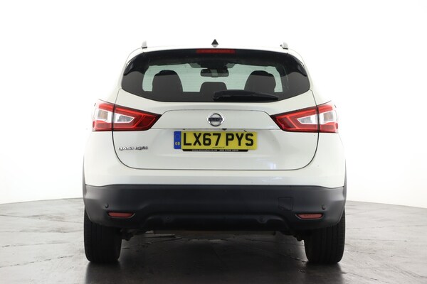 Used Nissan Qashqai 2017 for sale - 75763512: Photo 2