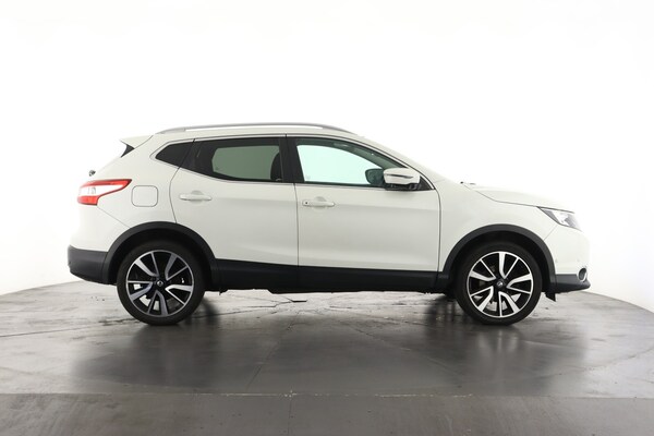 Used Nissan Qashqai 2017 for sale - 75763512: Photo 4