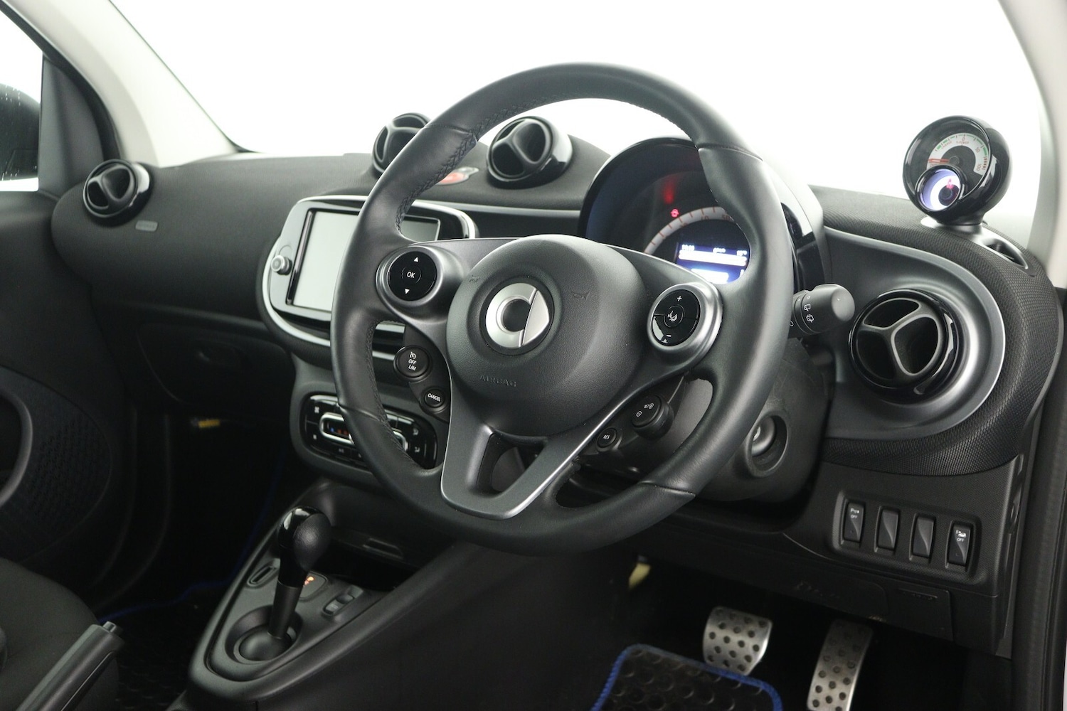 Used smart fortwo 2024 for sale - 76870740: Photo 12