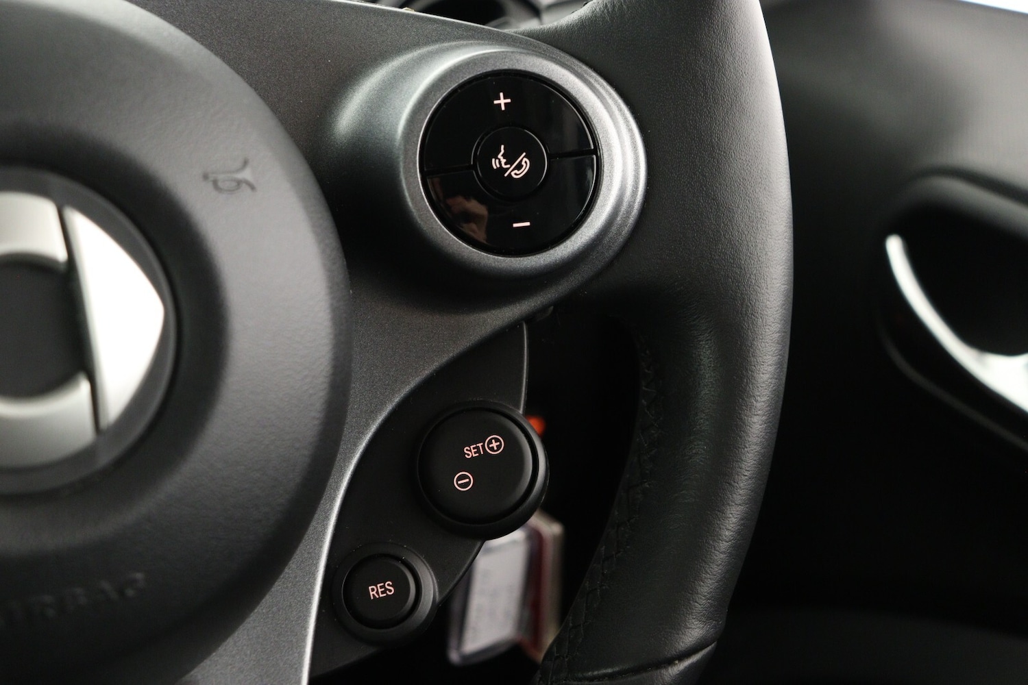 Used smart fortwo 2024 for sale - 76870740: Photo 23