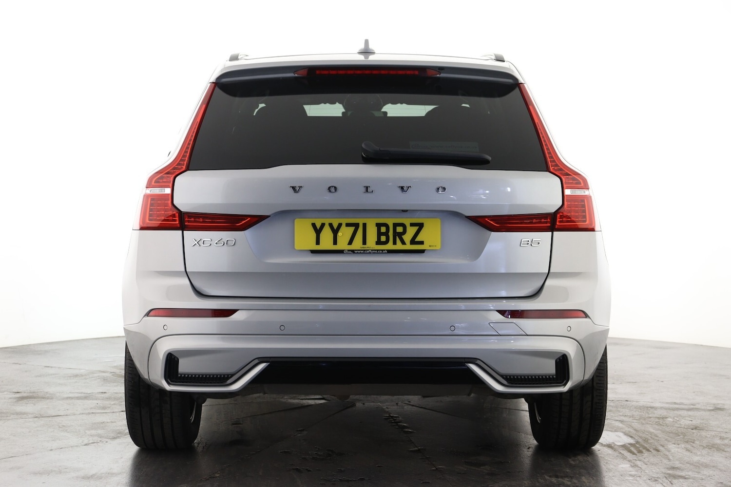 Used Volvo XC60 2021 for sale - 76869697: Photo 2