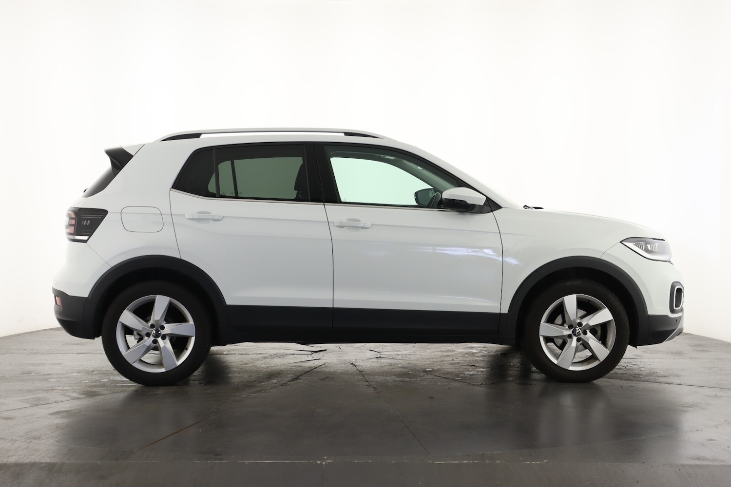 Used Volkswagen T-Cross 2023 for sale - 76390176: Photo 4