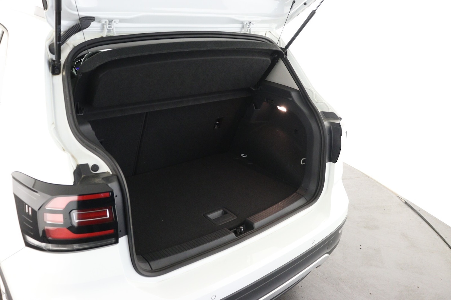 Used Volkswagen T-Cross 2023 for sale - 76390176: Photo 9