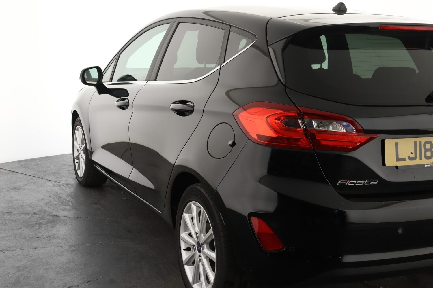 Used Ford Fiesta 2018 for sale - 78067012: Photo 11