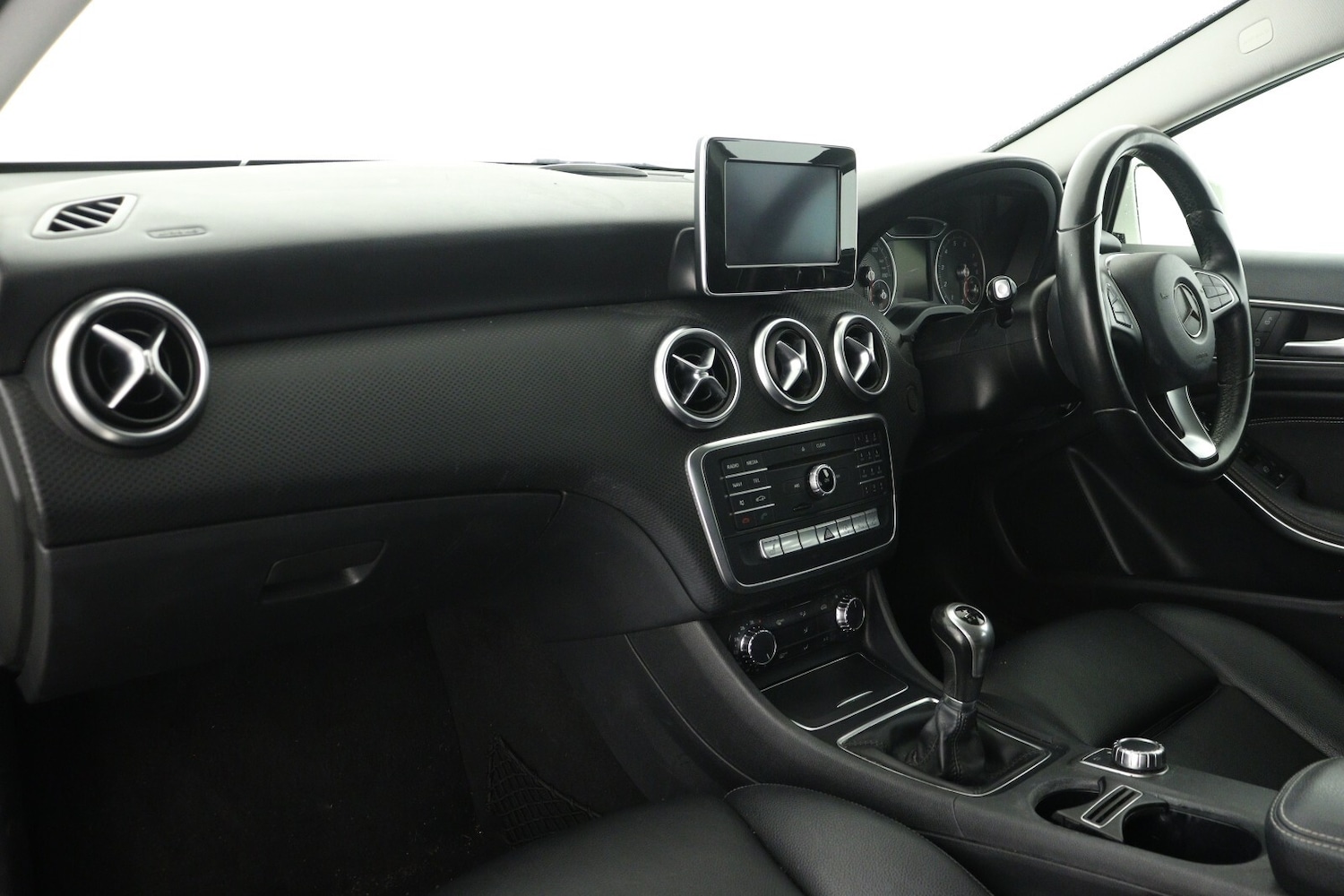 Used Mercedes-Benz A-Class 2015 for sale - 76873539: Photo 11