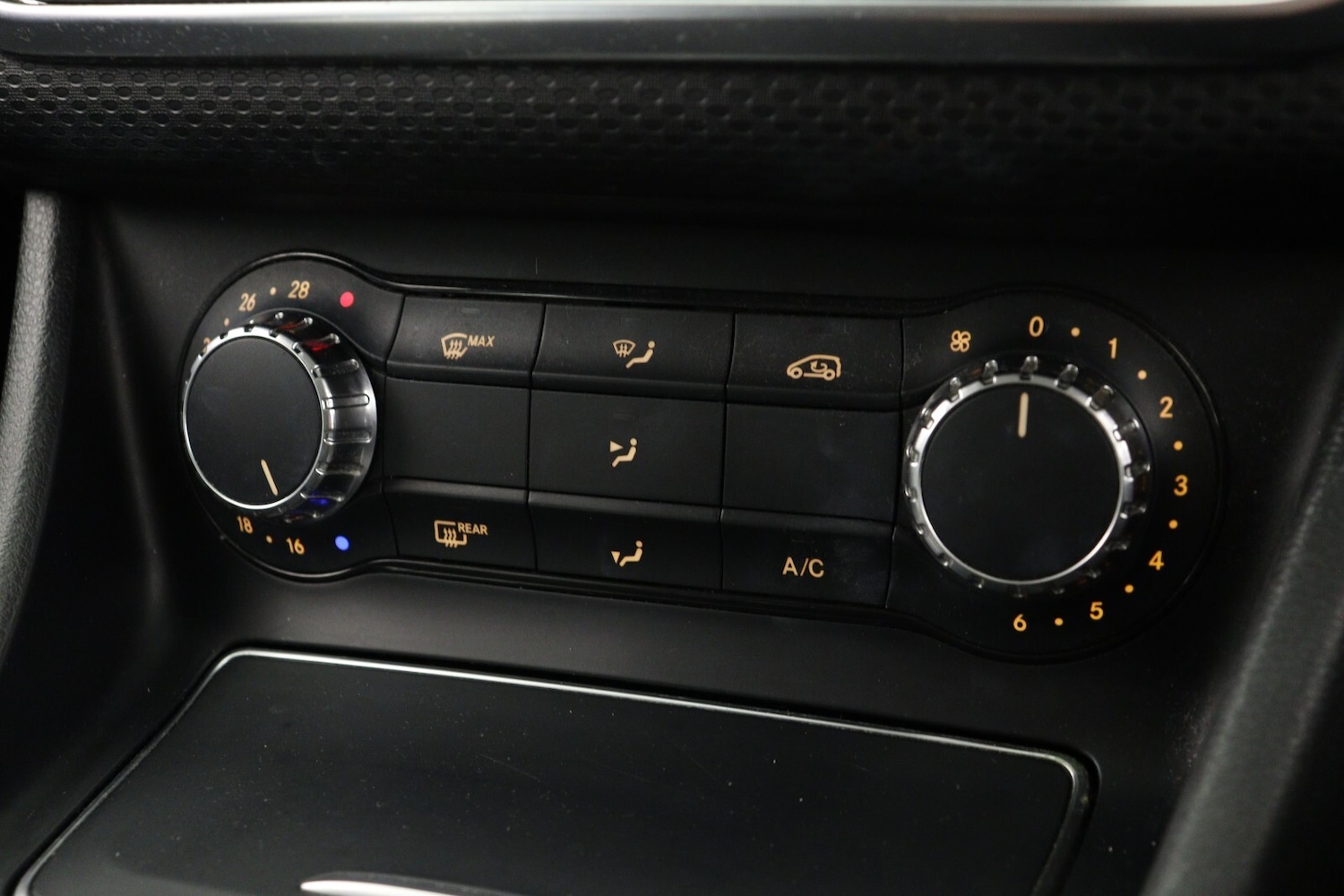 Used Mercedes-Benz A-Class 2015 for sale - 76873539: Photo 20