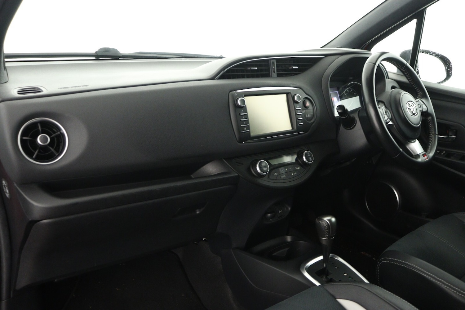 Used Toyota Yaris 2019 for sale - 76873698: Photo 11