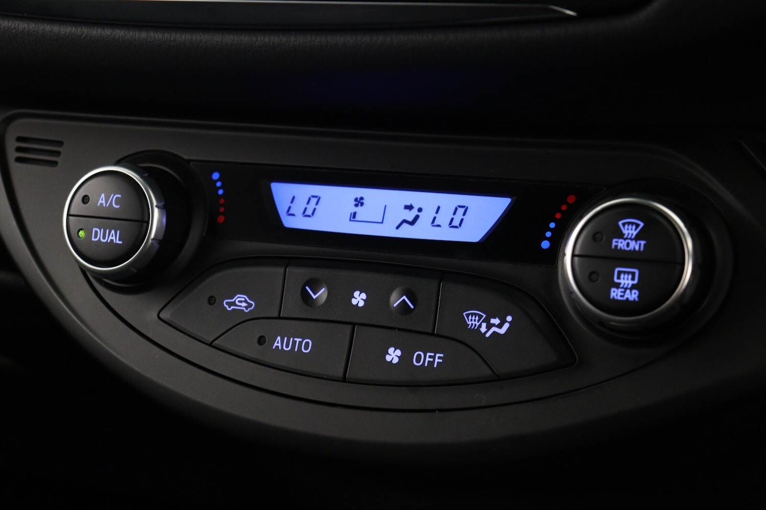 Used Toyota Yaris 2019 for sale - 76873698: Photo 19