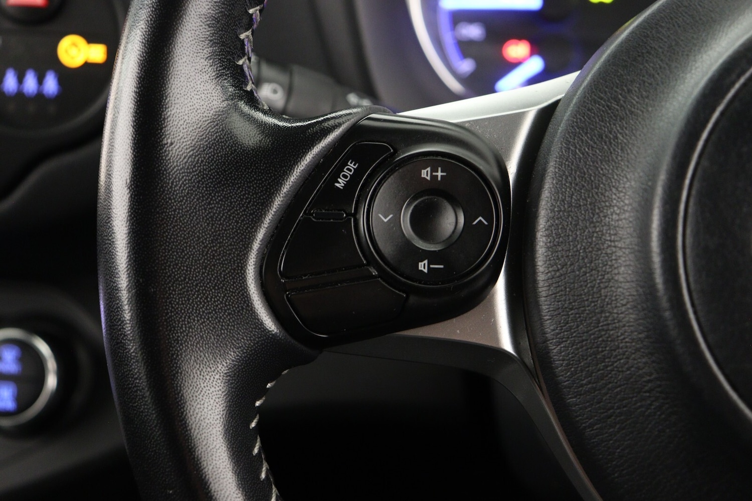 Used Toyota Yaris 2019 for sale - 76873698: Photo 21