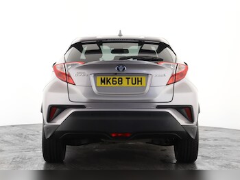 Used Toyota C-HR 2018 for sale - 78000328: Photo